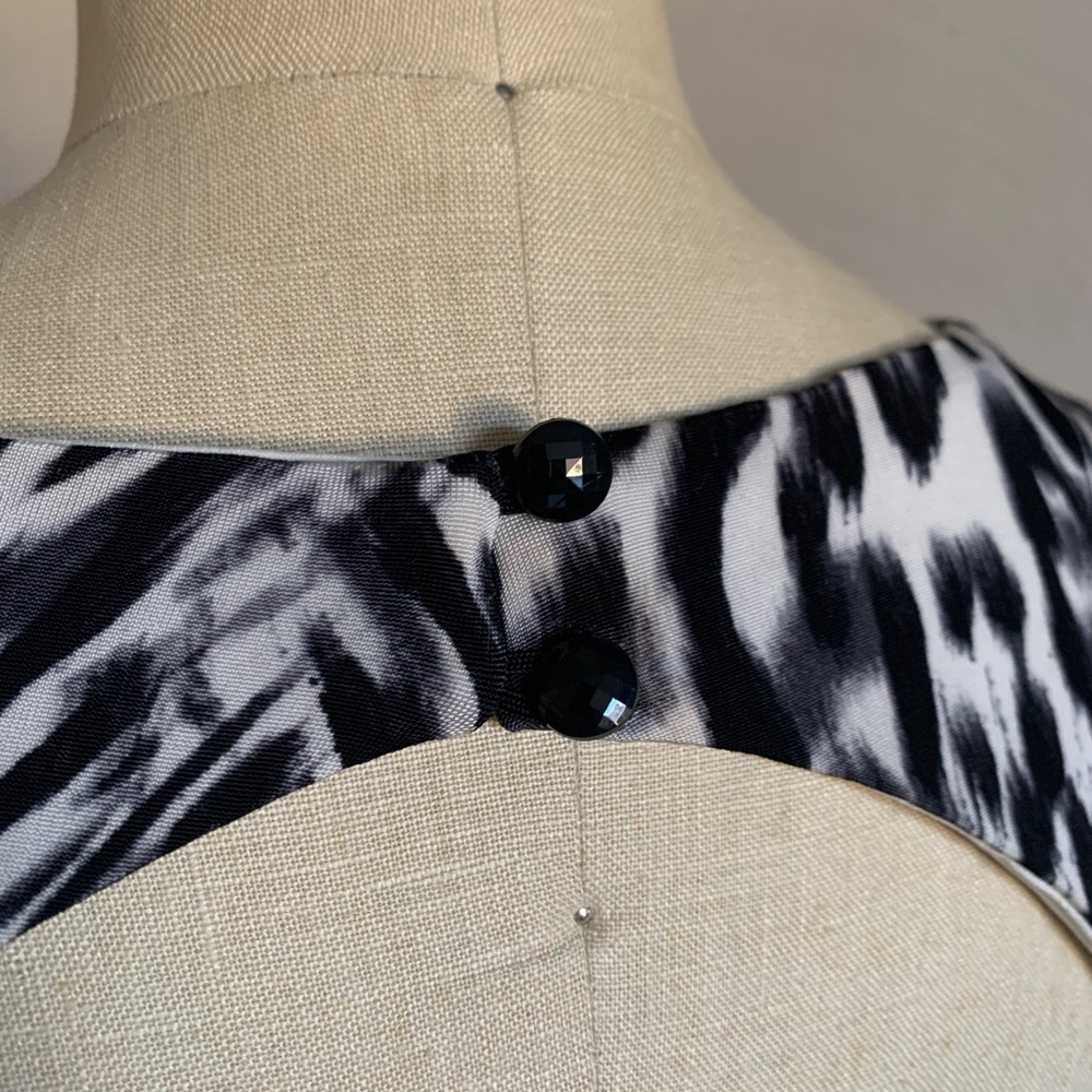 Snow Leopard Bodycon Open Back Sleeveless Stretch Shift Dress - Picture 6 of 7